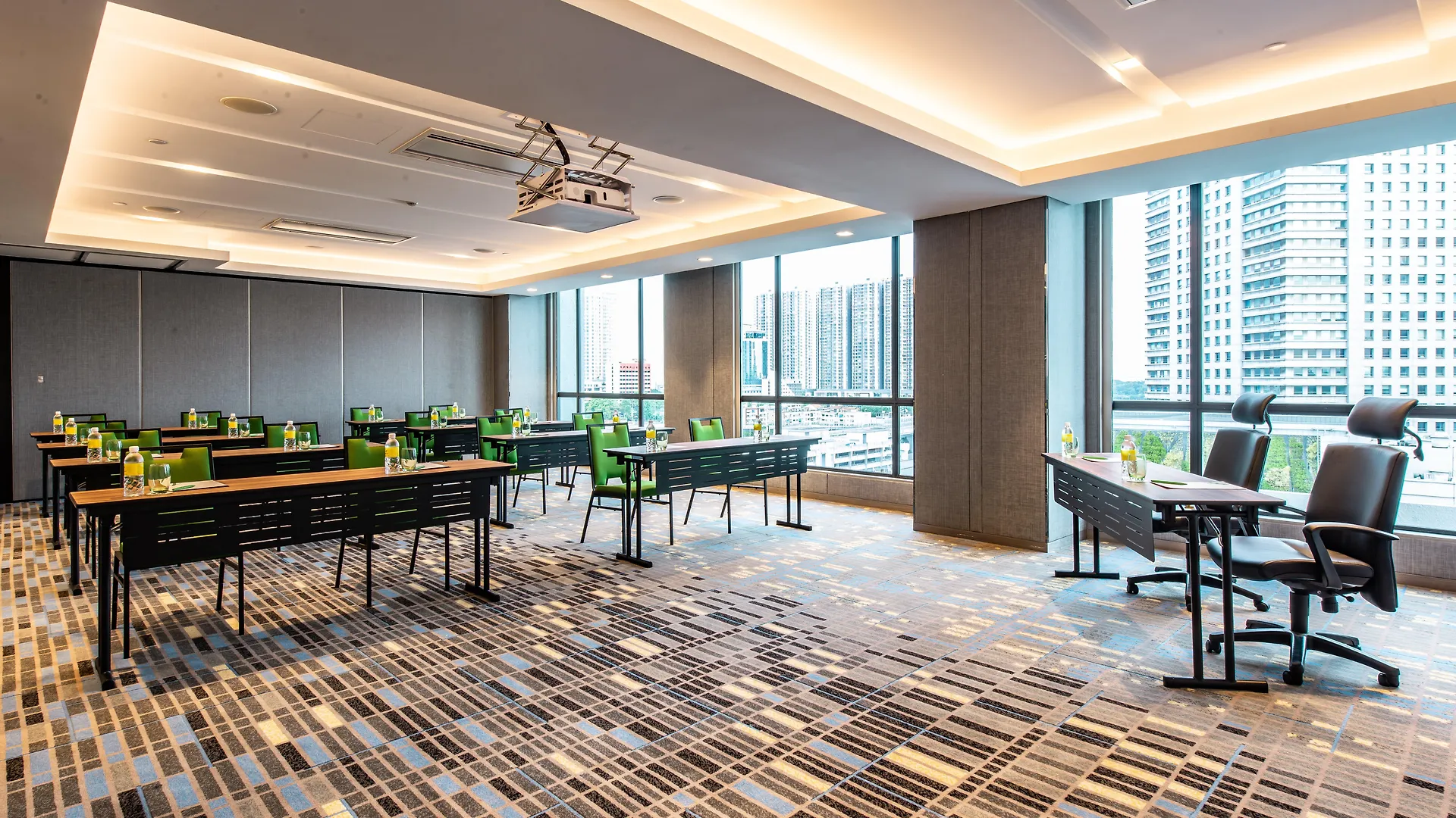 호텔 Holiday Inn Johor Bahru City Centre By Ihg