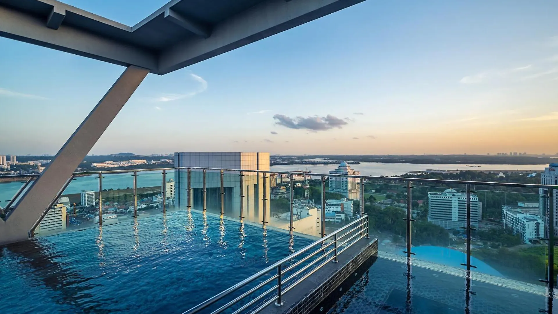 Holiday Inn Johor Bahru City Centre By Ihg
